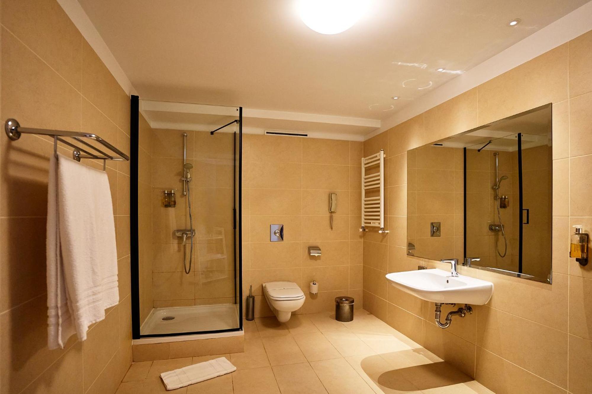 Petrodava One Piatra Neamt Exterior photo