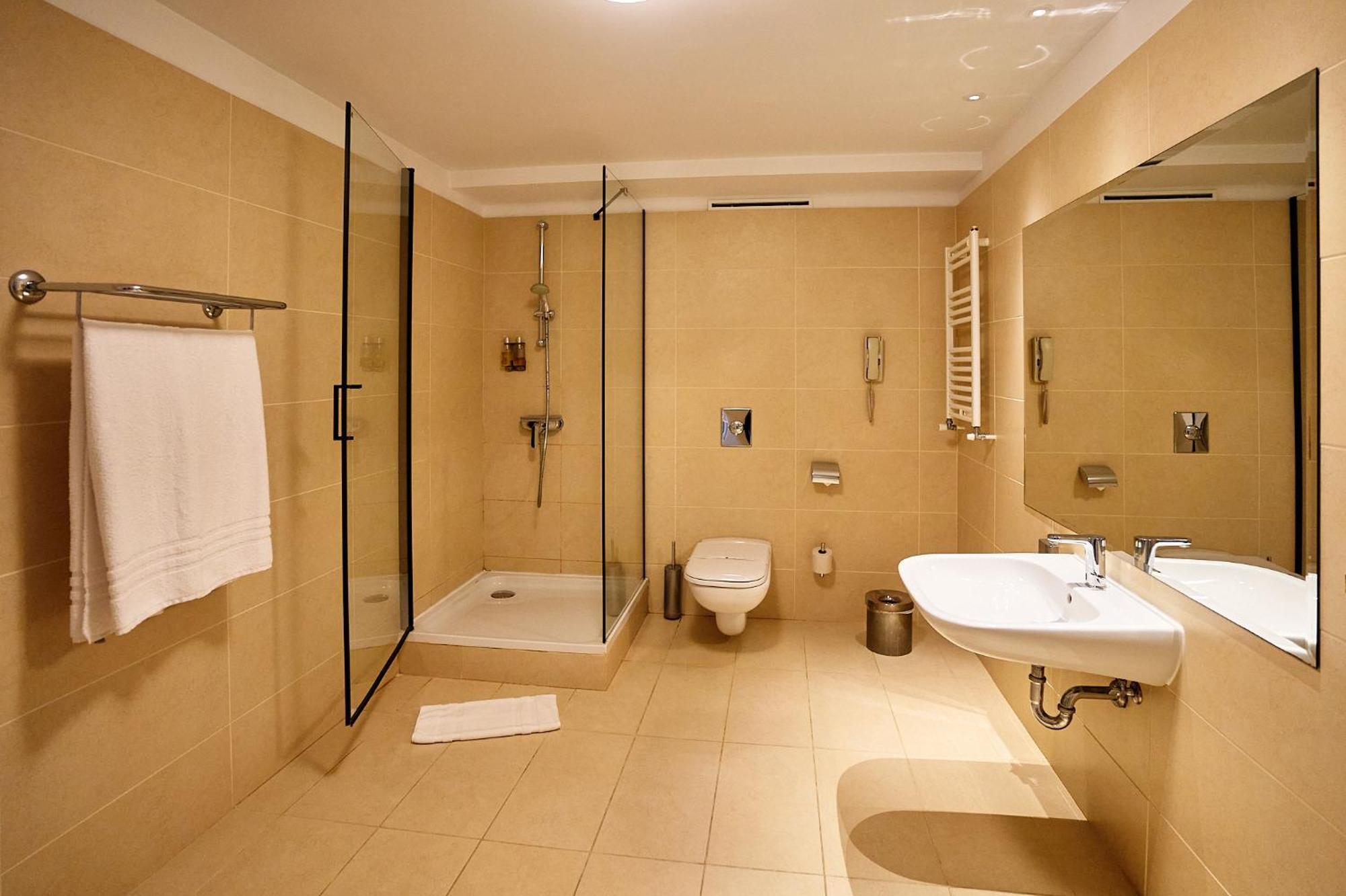 Petrodava One Piatra Neamt Exterior photo